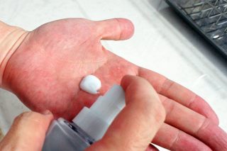 ↑使用量はこのくらい(2回押し分/1ml)