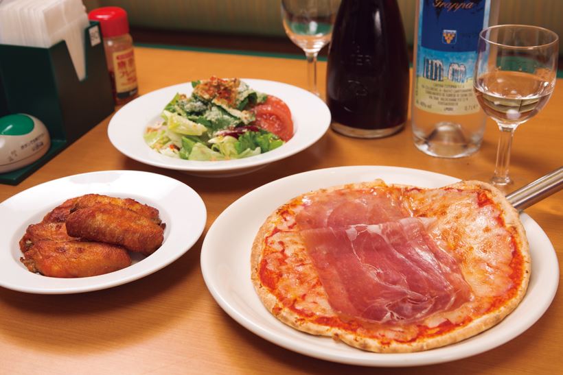 サイゼリヤなら2000円でベロベロに酔える! パーフェクトメニューを公開