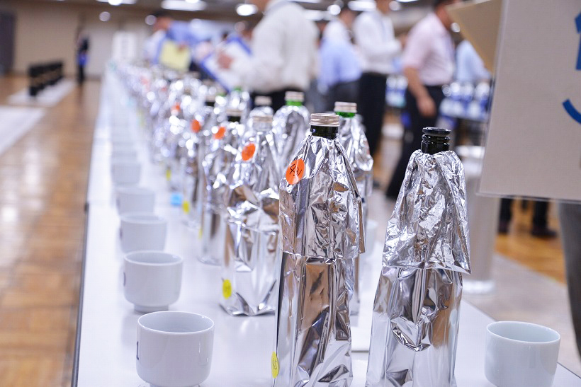世界一の日本酒を決めるガチバトルに潜入!! 「利き酒のやり方」「日本酒を楽しむコツ」も聞いちゃいました!
