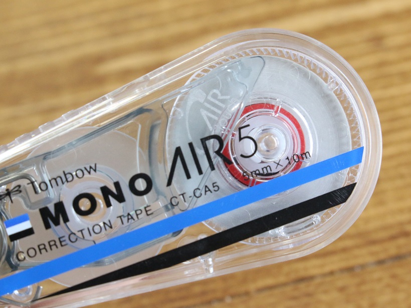 ↑うっすらと「AIR」と印字された三角のクリアパーツが、エアータッチシステム