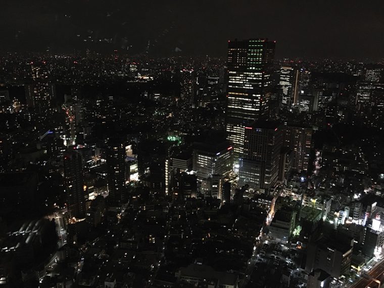 ↑夜景を撮影した。iPhone 6s Plusでは黒くつぶれてしまうビルの陰も、Galaxy S7 edgeでは明るく撮れた。