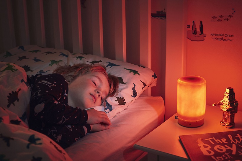 見守り、睡眠管理、ナイトライトの一台3役! 各界の専門化が集結して開発した子育てアイテム「スージー・スヌーズ」