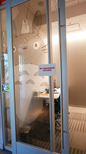 ↑ちなみにこちらの部屋は「MY NEIGHBOR TOTORO」(「となりのトトロ」)。そう、お気づきのとおり、各部屋には映像作品の名前がつけられているのです