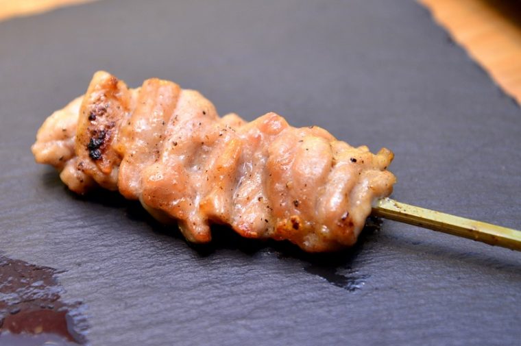 ↑せせり(214円)。脂の旨味が凝縮したネックの部分で、弾力もあって激ウマです