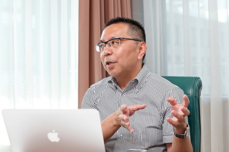 ↑吉永龍太/株式会社文藝春秋、電子書籍編集部長。文藝春秋の電子書籍販売スキームを確立するとともに、積極的なコンテンツプランニングで売上を伸ばし続ける。Amazonをはじめとする電子書店や電子取次からの信頼を集める電子書籍業界のキーパーソン