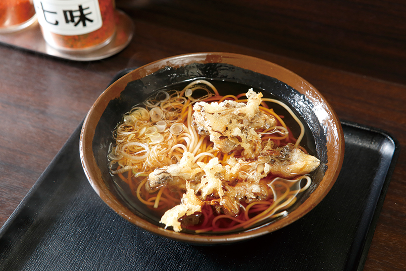 【昼は立ち食いそば】打ち立てのような激ウマ生そばがヤミツキに! 三ノ輪の人気店「峠の蕎麦」