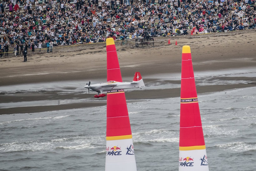 ↑室屋選手のフライト Jörg Mitter/Red Bull Content Pool