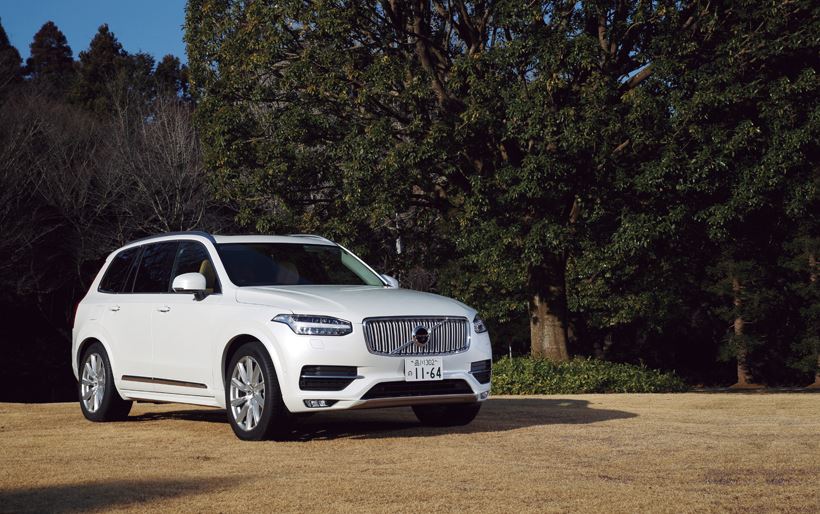 ボルボの新フラッグシップ! 「XC90」は右折の危険性も回避！
