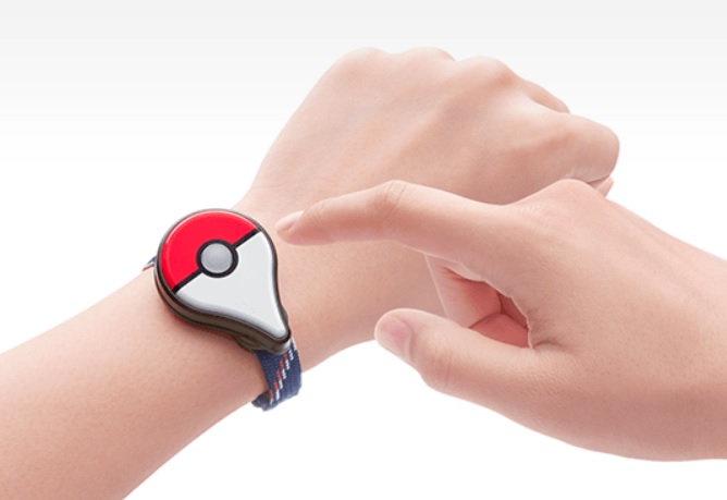 歩きスマホ対策の切り札!? 専用デバイス「Pokemon GO Plus」が発売延期に