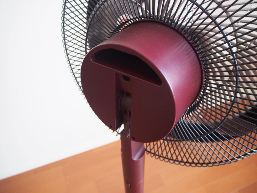 ↑裏側の取っ手に手をかけて持ち運べるが、結構重いので要注意