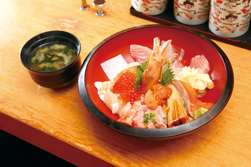 仕事終わりのベロ食いにはここ!　お酒を飲みながら本格寿司が食べられる「日向丸 水道橋店」【回転寿司の名店】