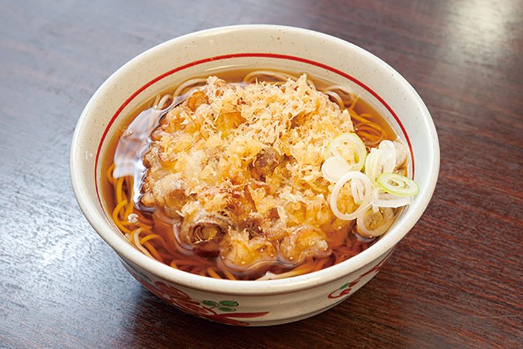↑ 肉天そば/温(750円)。豚肉のうまみで満足度が高い