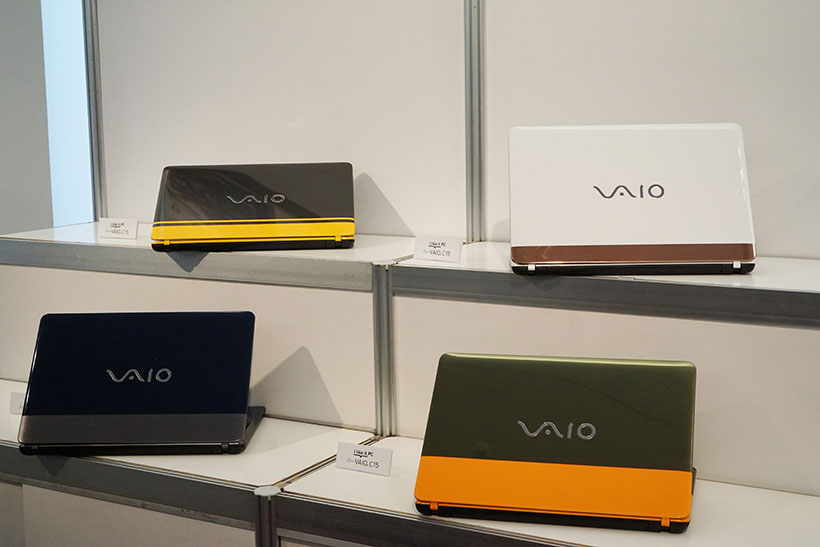 とんがったVAIOがコンシューマ市場に帰ってきた!? ビビッドな4色展開の「VAIO  C15」
