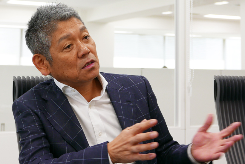「下町の酒屋」はいかにして表参道ヒルズに出店したか? 国内最大級の日本酒ターミナル「はせがわ酒店」社長に聞く