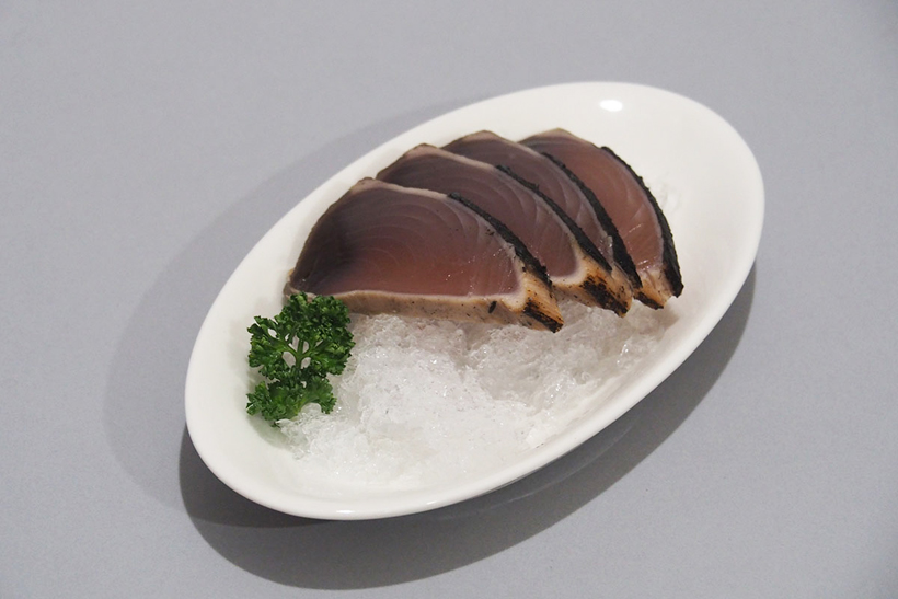 ↑一番「粗い」設定で削った氷に刺身やそうめんをのせるといったアレンジもできます。食材を冷たいまま食べられるほか、見た目もひんやりと涼し気で夏にピッタリです