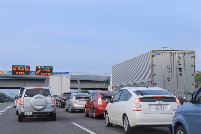 的中率は約8割! お盆ドライブの唯一の対策は「渋滞予測カレンダー」を事前に見ること