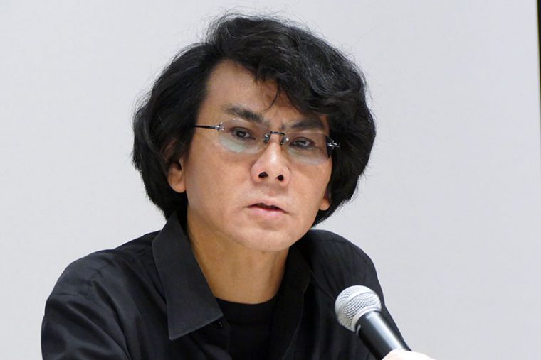 ↑大阪大学の石黒浩教授。人間そっくりのアンドロイドを開発することで有名