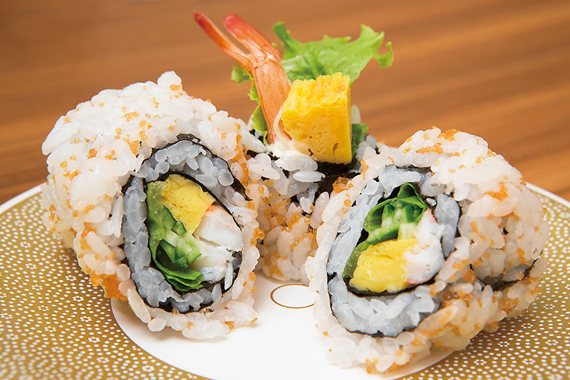 【立ち食い寿司の名店】握りは全品たったの100円! 仕事終わりのちょい飲みにも使える門前仲町「凧○」