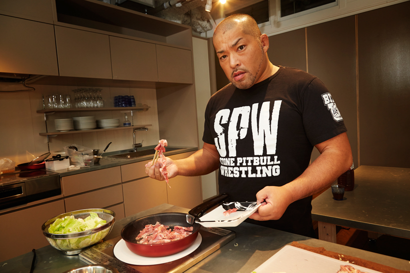 栄養士も認めた!? 作り方「適当」ながら身体にいい「レスラーメシ」を新日本プロレス石井智宏が伝授!