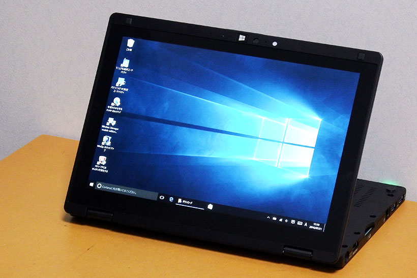 ↑タブレット状態から液晶画面を起こしたところ。