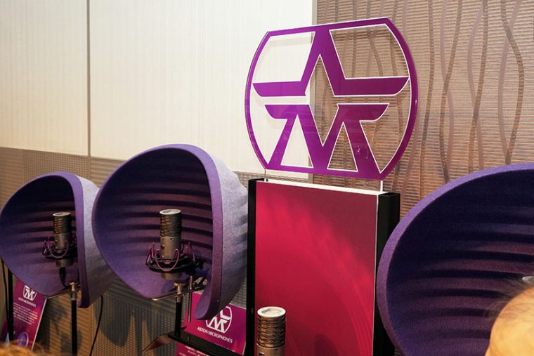 ↑イギリスのマイクメーカー「Aston Microphones」。プロ向けのスタジオマイクを開発・製造。高品位なコンデンサマイクと特殊素材を採用したリフレクションフィルターを手がける