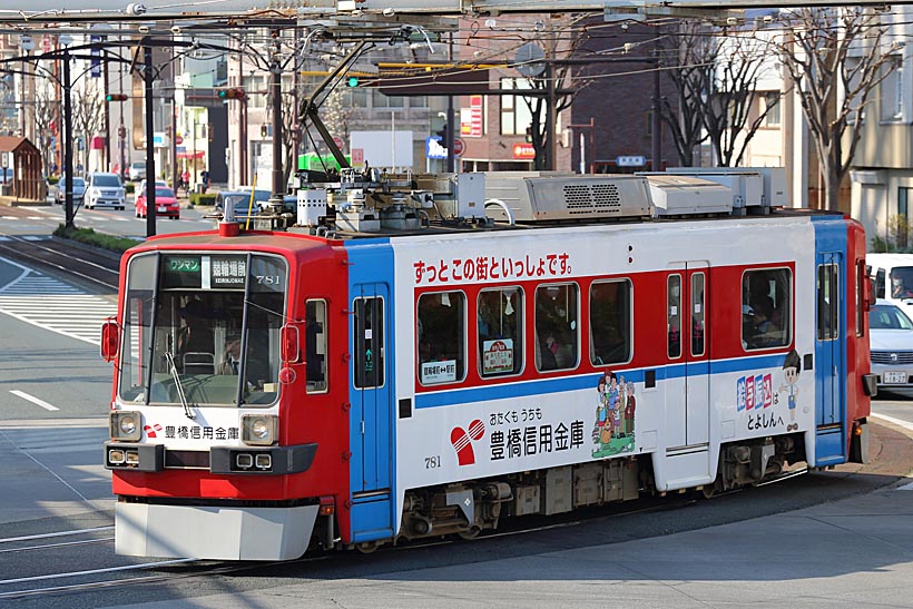 ↑名鉄軌道線からやってきたモ780形。このように派手なラッピング塗装車が多いのが特徴