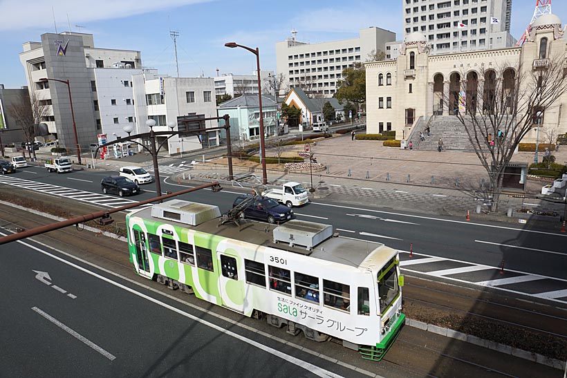 ↑井原電停〜運動公園前間には路面電車で日本一という半径11メートルという急カーブがある