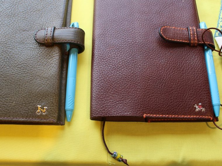 ↑刺繍とステッチのアクセントも楽しい