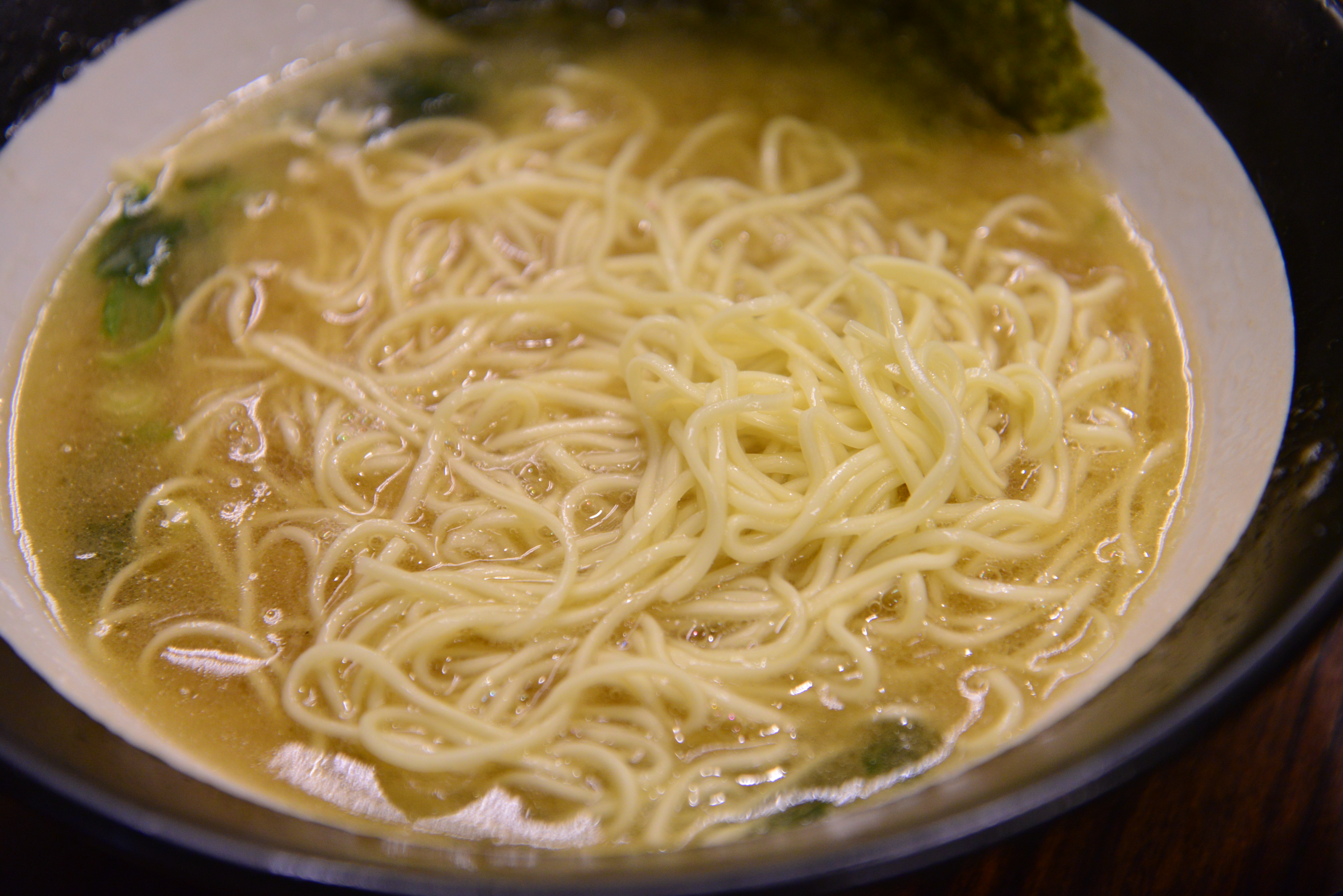 ↑細麺替玉 100円(太麺は替玉なし)