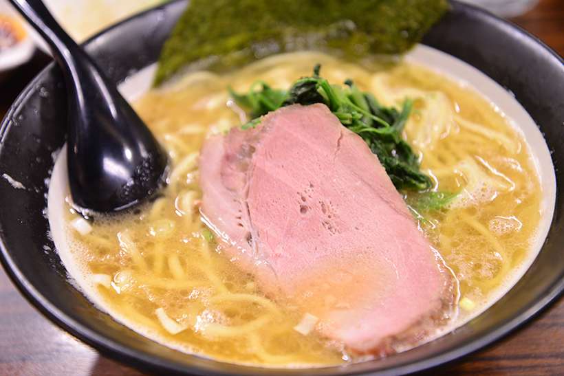 ラーメン王・石神氏が足しげく通う「誠屋」とは!? 太麺は“家系”の王道、細麺は“家出系”ともいうべき新世界