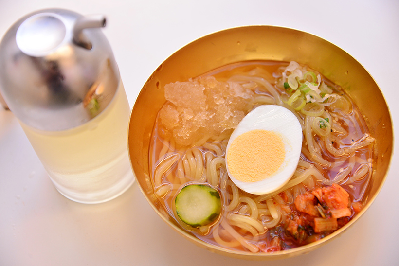 名物こだわりの一口冷麺(withリンゴ酢)