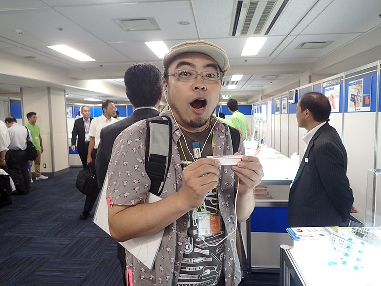 ↑思わずこんな顔になる「めざましイヤホン」