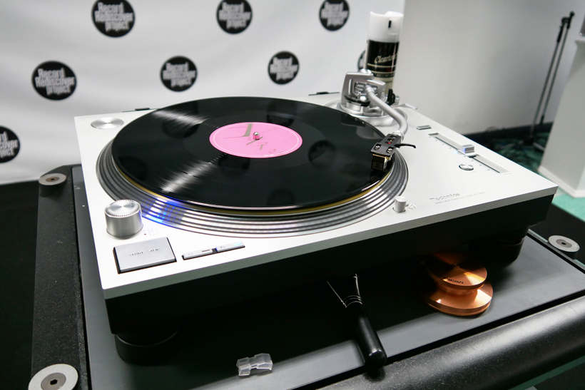 アナログレコードは一過性のブームなのか? 国内唯一のレコード盤工場見学で感じた底力
