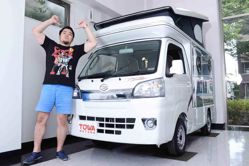 巨漢レスラーは軽キャンピングカーで寝れる? 乗れる? 新日の曲者・矢野 通が「INDY 108」に感激!!