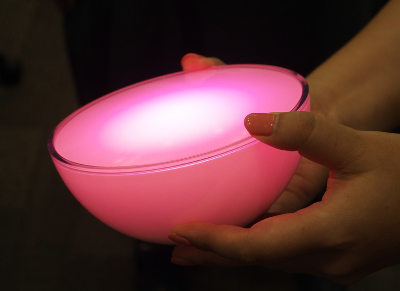 変幻自在の色再現! IoTの旗手「Hue」が半球&ポータブルになって登場!!