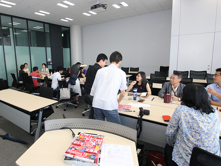 ↑学研ビル会議室に集まった文房具好きの皆さん
