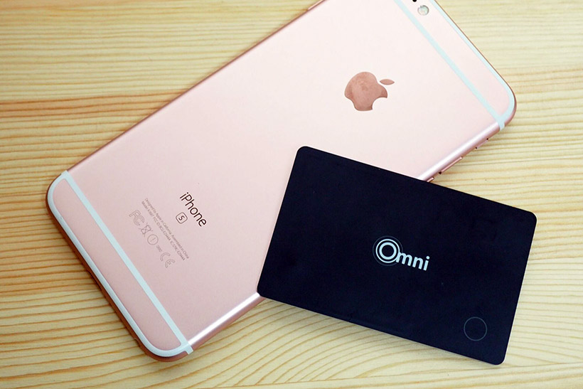 iPhone 7とセットで購入したい! 財布の置き忘れを防止するBTトラッカー「OMNI Bluetooth Card」