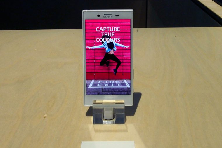 ↑ボリュームゾーン向けモデルとなったXperia X Compact