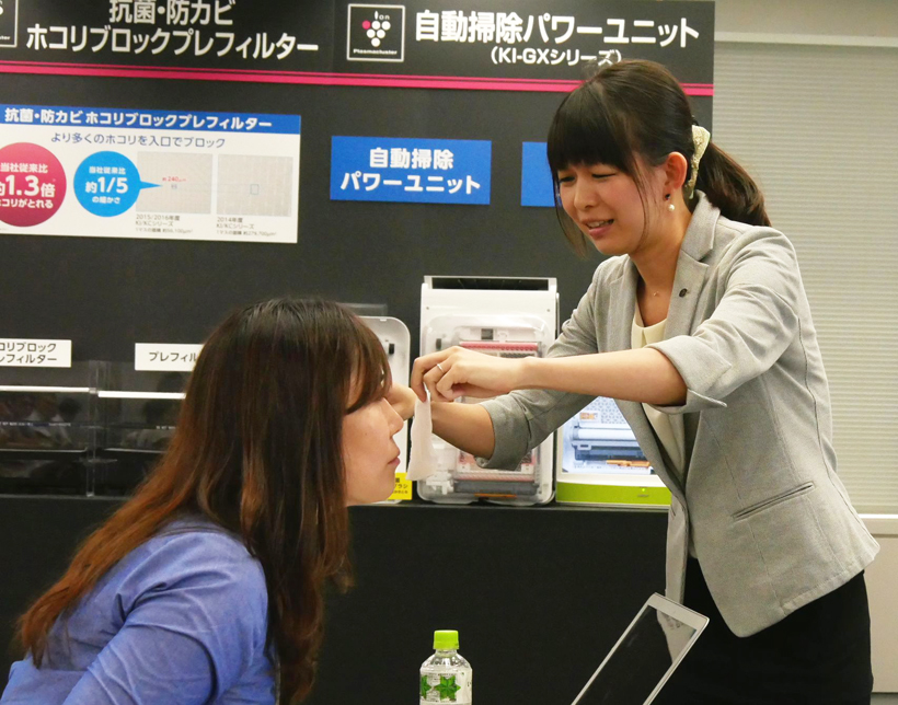 ↑筆者も実際に嗅いでみました。激臭……!!