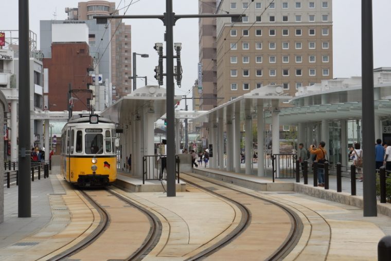↑福井駅西口広場にある福井鉄道の福井駅。JRの駅に近くなり造りも広々、乗り降りしやすくなった