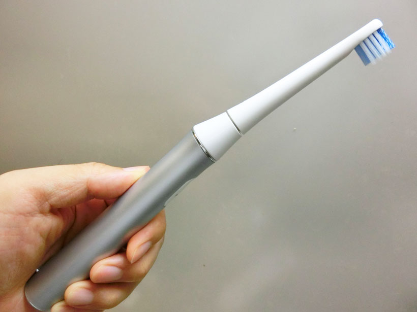 奥歯のフィット感が別次元!  実はスゴかった「ヘッドを曲げる」オムロンの革新技術