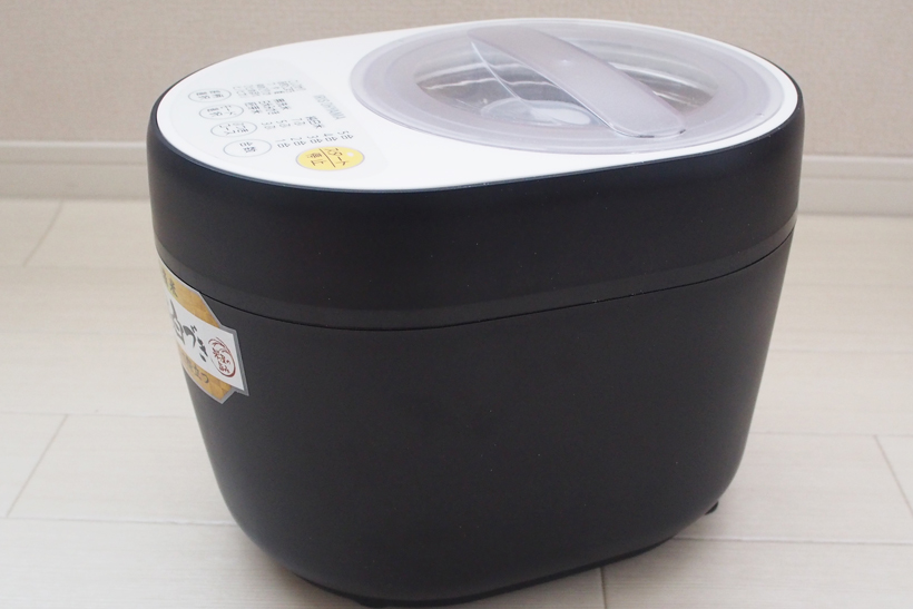 ↑見た目はスタイリッシュ。炊飯器より少し小さいサイズです