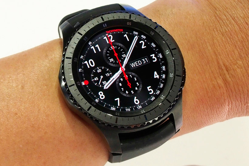 ↑より腕時計らしいデザインとなったGear S3(Classic)。機能面での進化はほとんど無い