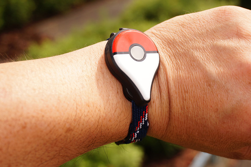 「ポケモンGO Plus」があればモバイルバッテリーはいらない!? 画面を見ずにサクサクアイテム集め【操作編】