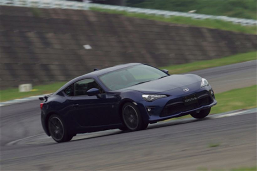 【短評】従来型とは似て非なる実力! トヨタ86の進化を体感!