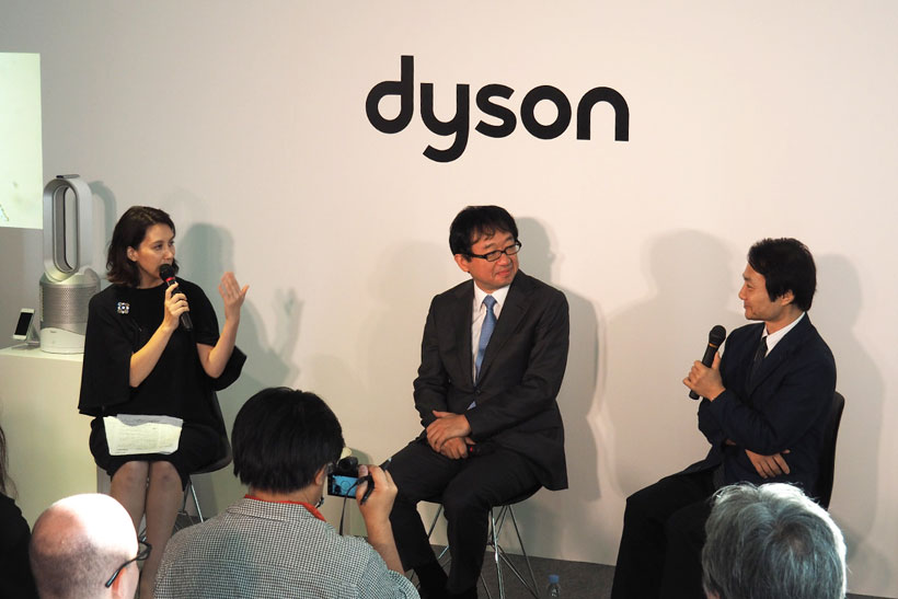 ↑トークセッションの様子。現在フリーアナウンサーの政井マヤ氏が進行を務めた