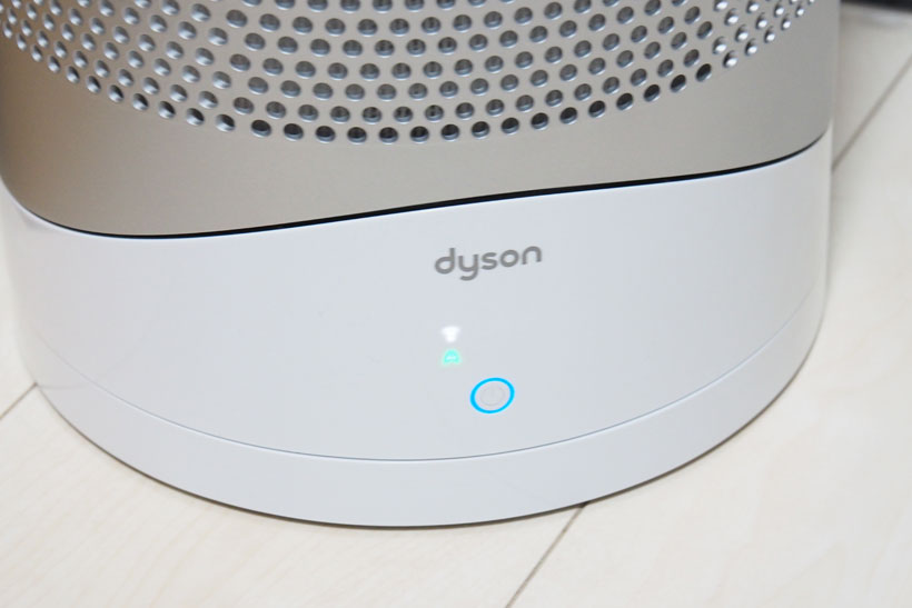 ↑Wi-Fiに接続すると、本体の電源ボタンの横にWi-Fiマークが光ります