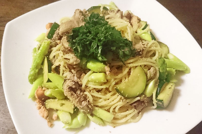 ↑燻製タラコを使ったタラコスパゲティは、からすみスパゲティのような高級感ある味に。燻製させると味が濃くなる傾向があるので、食材を調味料のように使用できるのも魅力的です