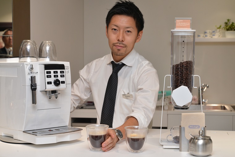 コーヒーマシン購入者の7割が試飲していない!? メーカーができることをカタチにした「デロンギ」直営店とは