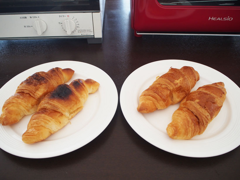 ↑トースターとヘルシオグリエでそれぞれ焼いたところ、トースター(左)のは1分で焦げ目がついてしまいました